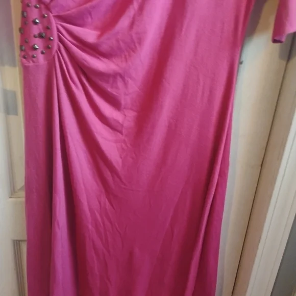 Chic Pink Midi Dress with Embellishments - Picture 13 of 13